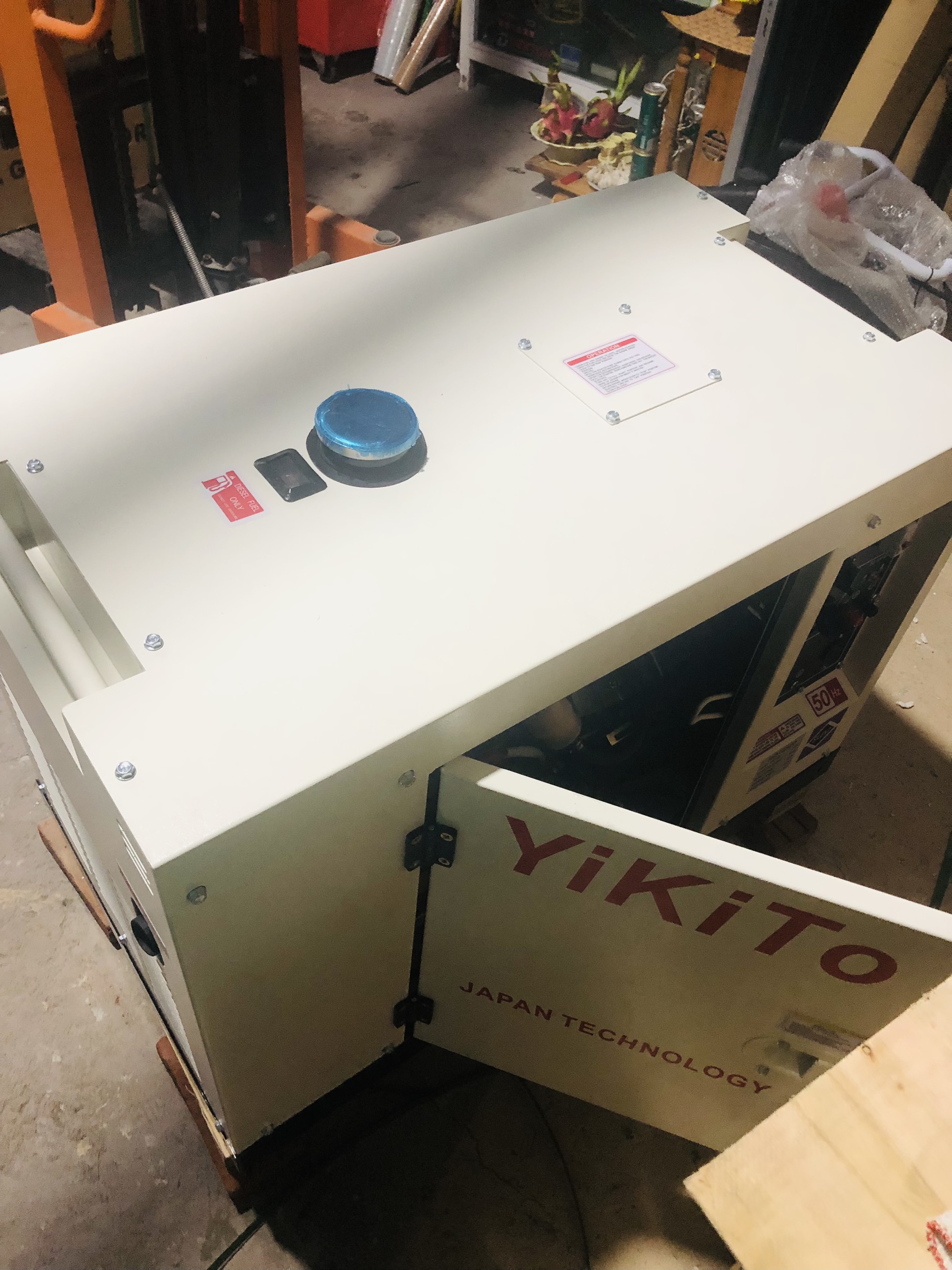 Máy phát điện chống ồn 10kw chạy dầu YIKITO JAPAN HD12000SE.